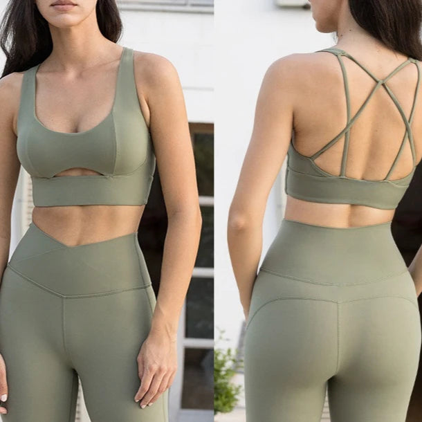 Olive Sport-BH mit X-Rücken und passenden Leggings, blickdichte Stretch-Optik