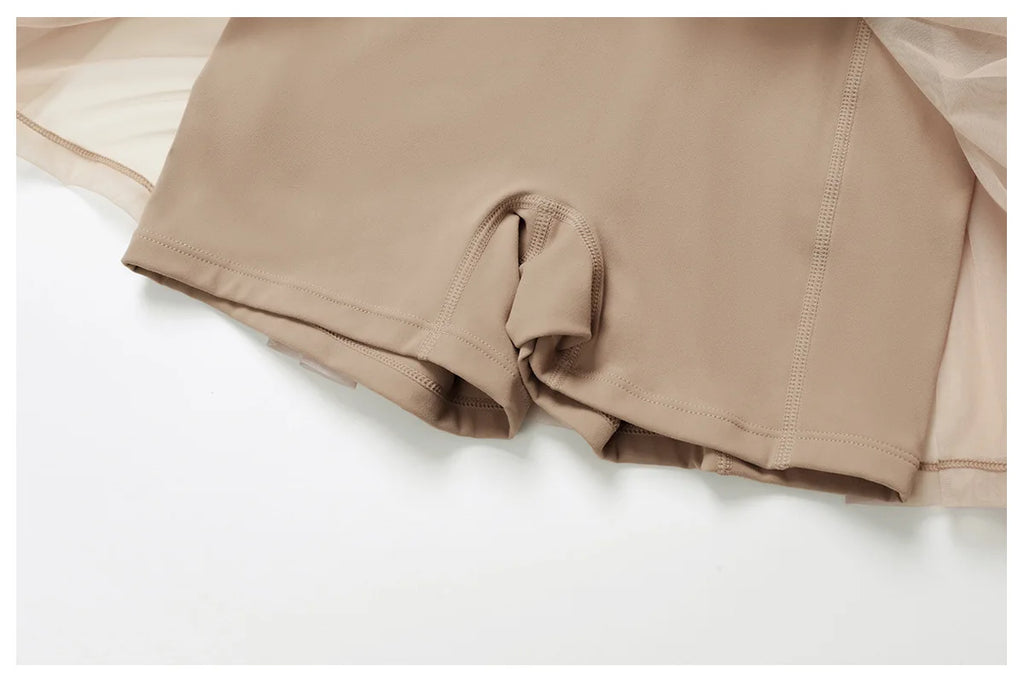 Badminton Bae Active Dress beige/tan, Seitenansatz mit geradem Abschluss am Rocksaum