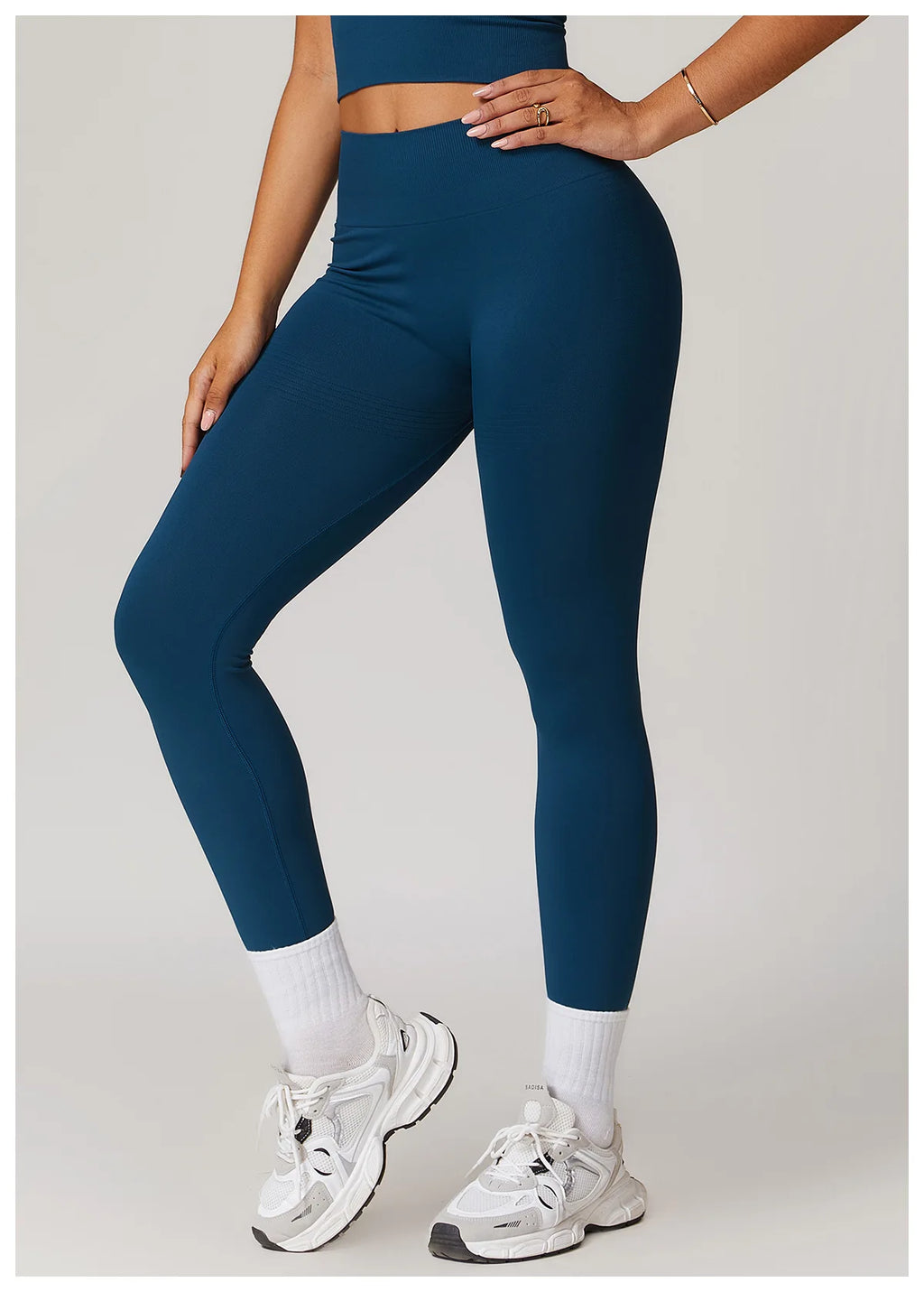 High-waisted active leggings in sea blue, full length with lightly textured stretch