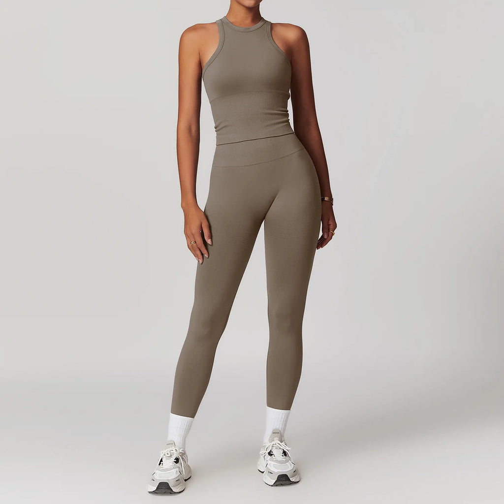 Tan ärmelloses Tanktop und Leggings im Set, körpernah geschnitten