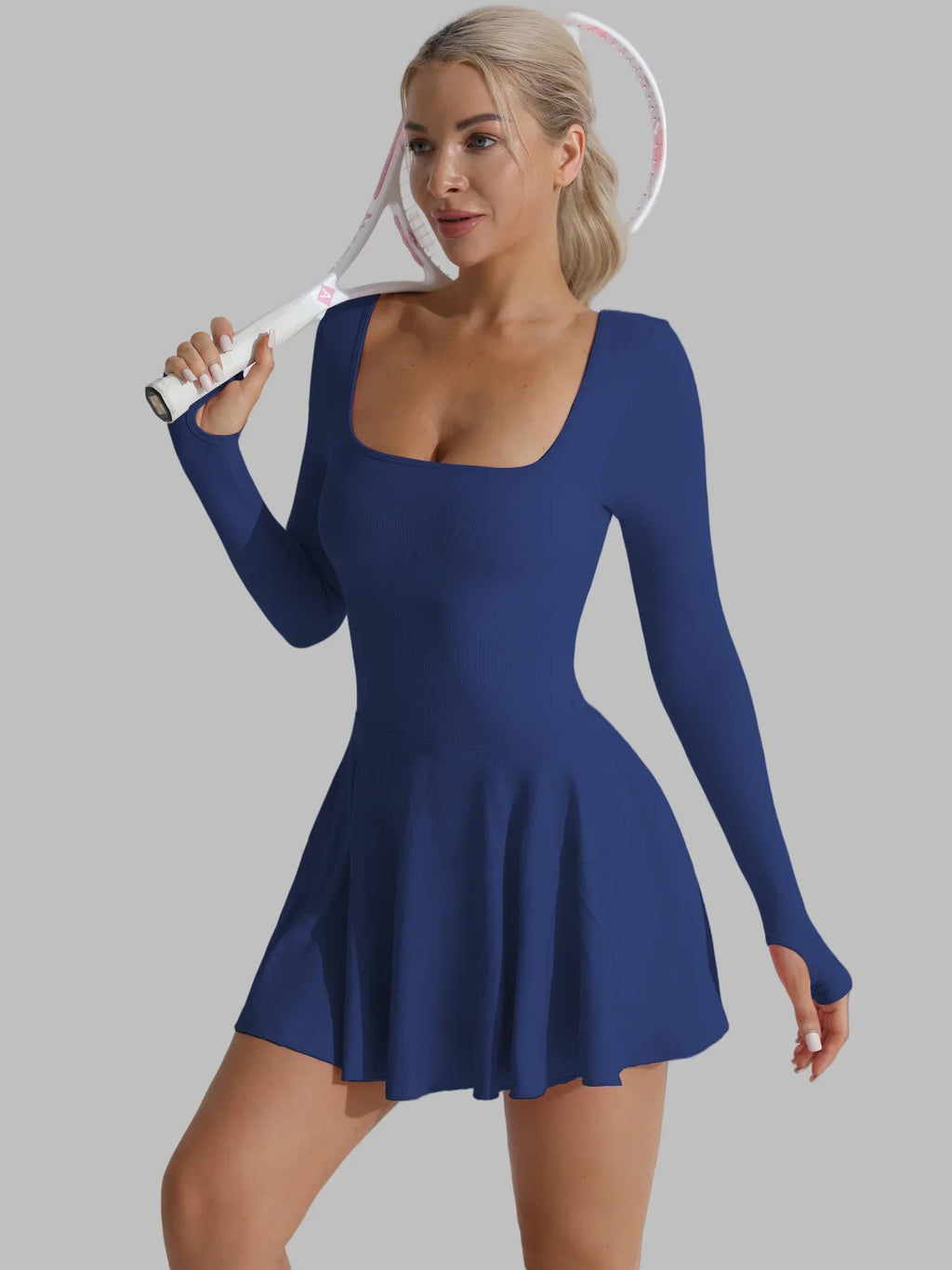 Active-Kleid mit langem Arm und Schwingrock, tiefes Square-Front, navyblau