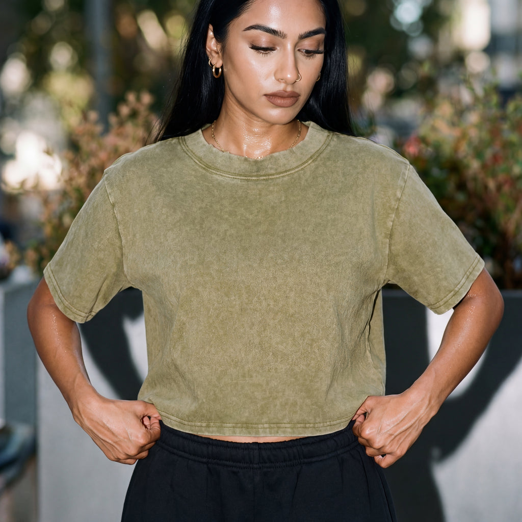 Turtle green acid-wash crop boxy T-shirt, crew neck and short sleeves