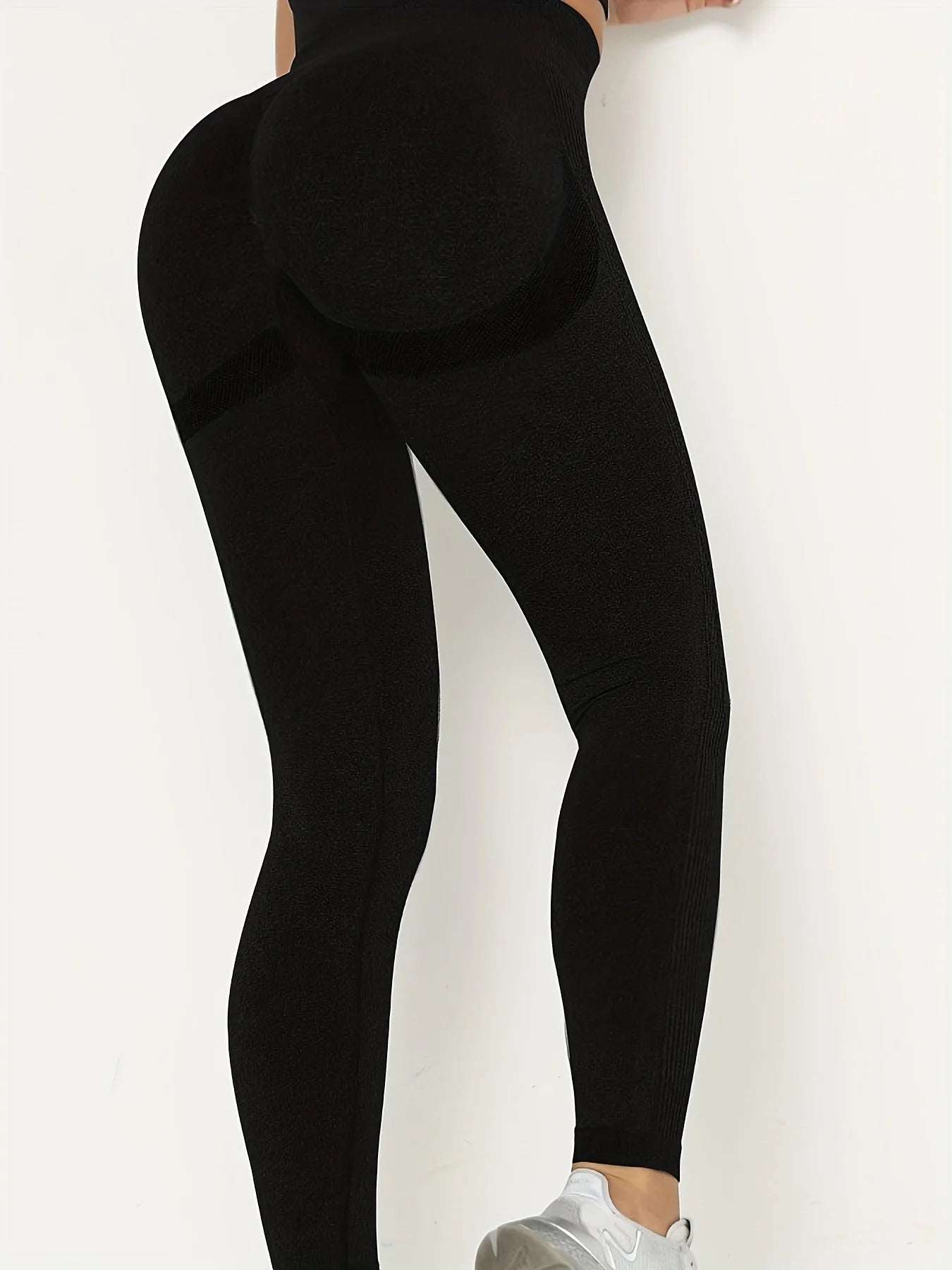 Xooie Fit Booty Sculpting Leggings in Black for a Flattering and Comfortable Fit