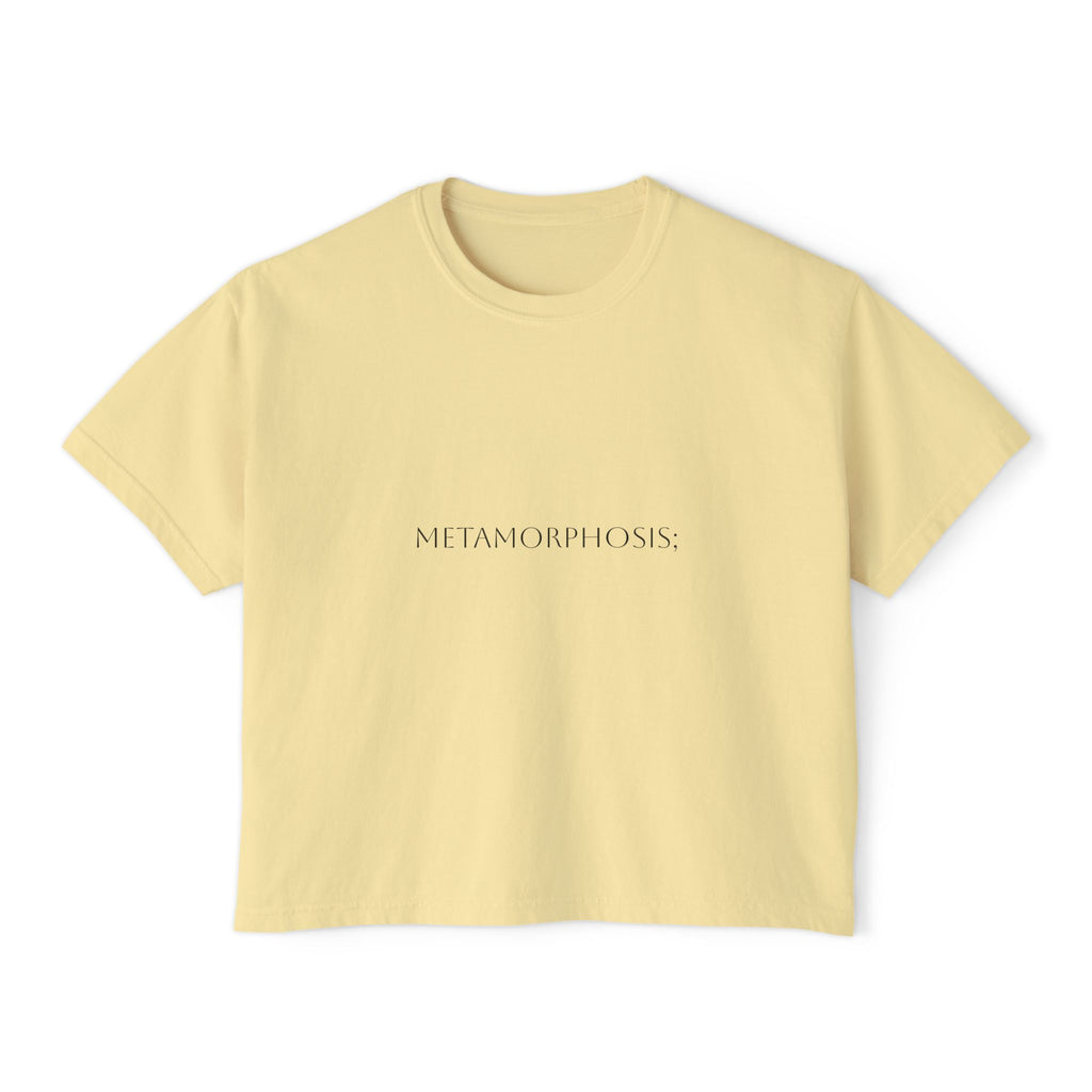 Boxy crop T-shirt in light butter with front «METAMORPHOSIS;» print