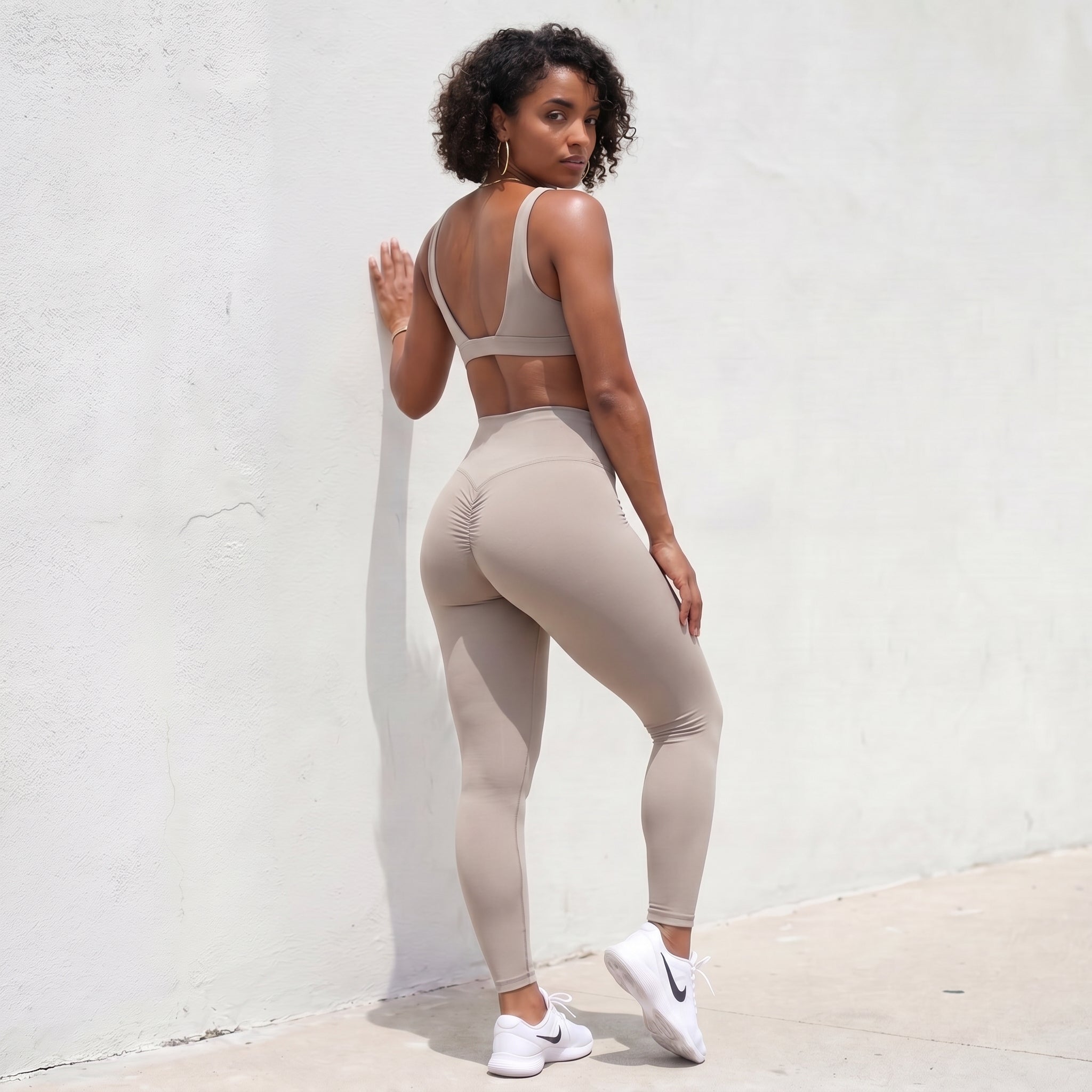 Xooie Fit Bra and Leggings Set in Beige, Perfect for Comfort and Performance During Workouts