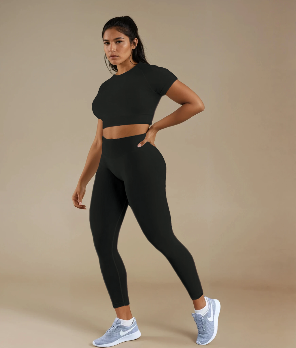 Xooie Fit Fitted Crop Top Leggings Set in Black for Comfortable and Stylish Workout Wear