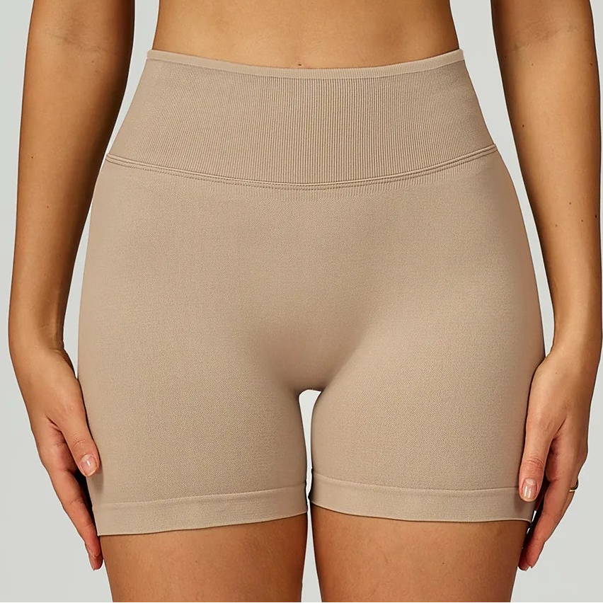 Khaki High-Waist Shorts, gerippter Bund, kurze Passform