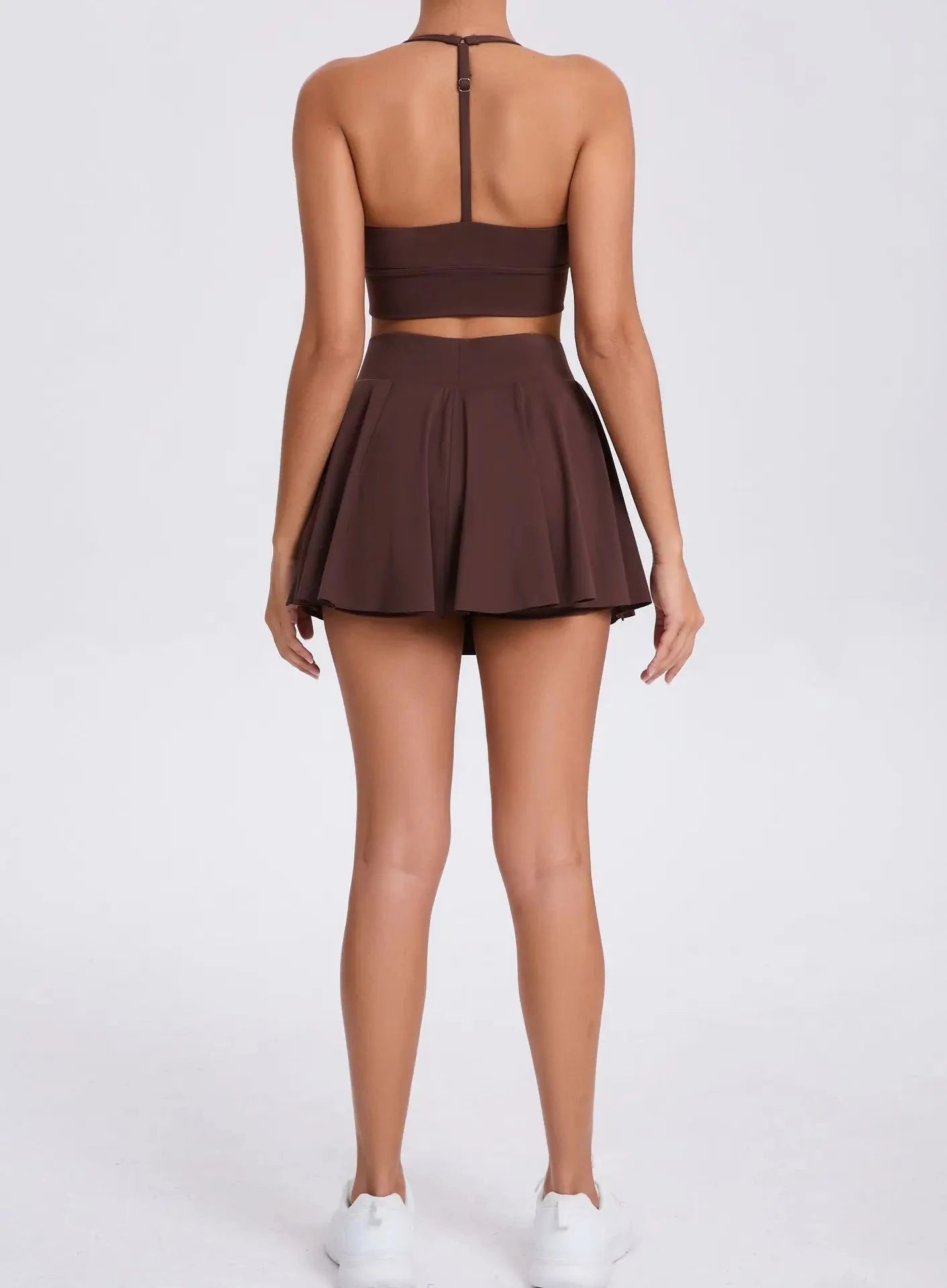 Xooie Fit sport bra and skort with pockets in brown for active women BACK