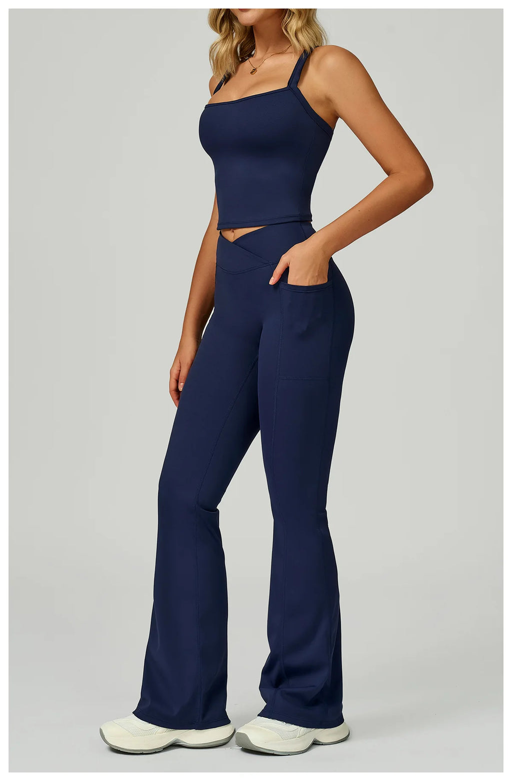 Navy-Blue Spaghetti-Top und Schlaghose mit Taschen, Matching Active Set