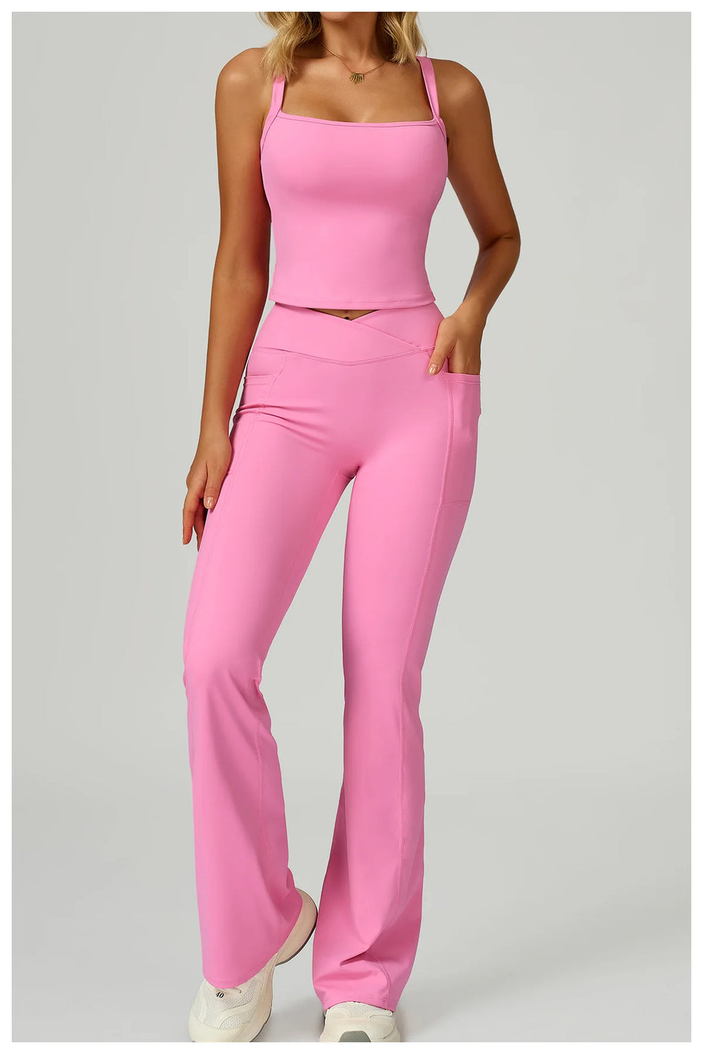 Pink Spaghetti-Top und hohe Schlaghose mit Taschen, Matching Active Set