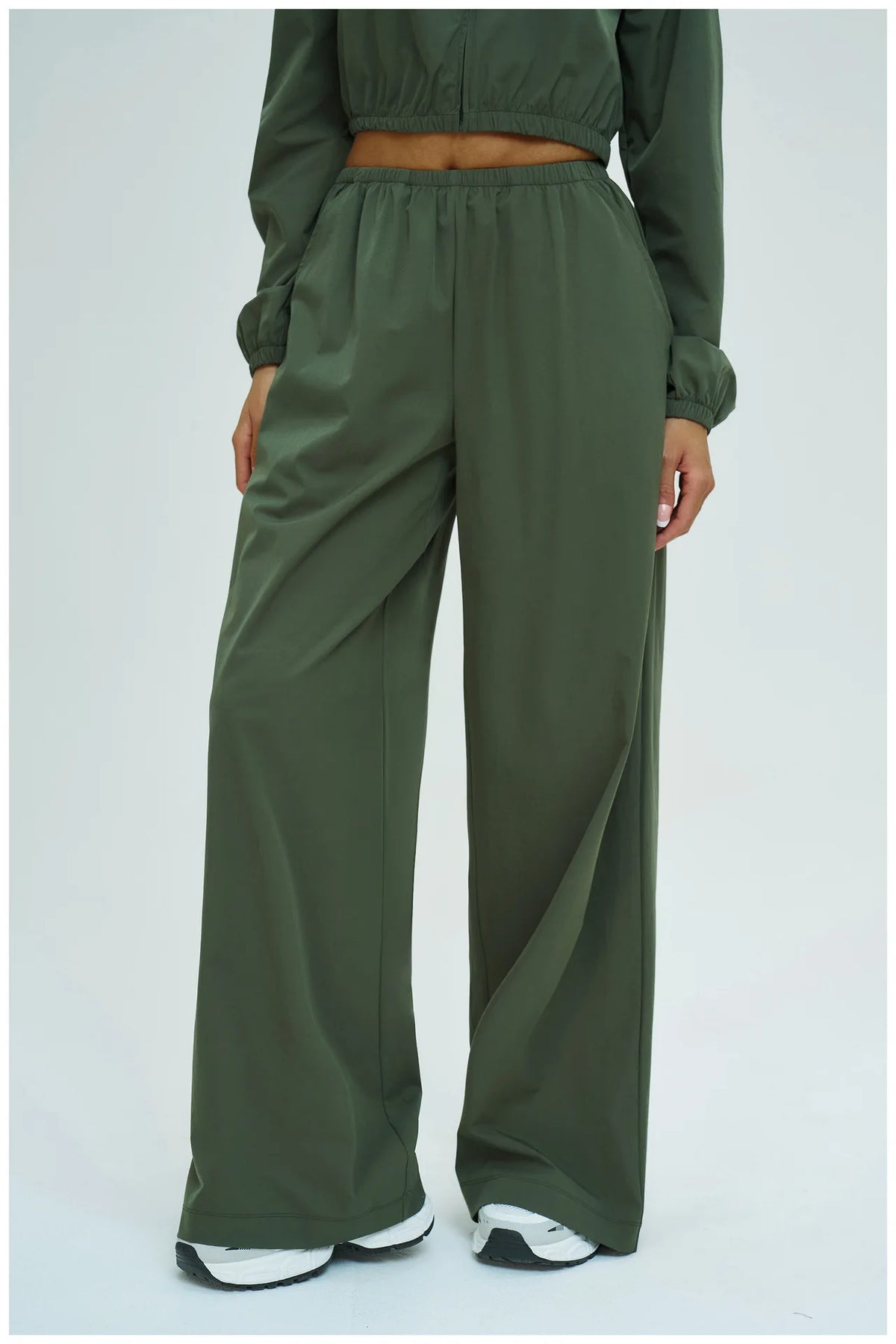Dark green wide-leg yoga pants with high waist and loose full-length legs