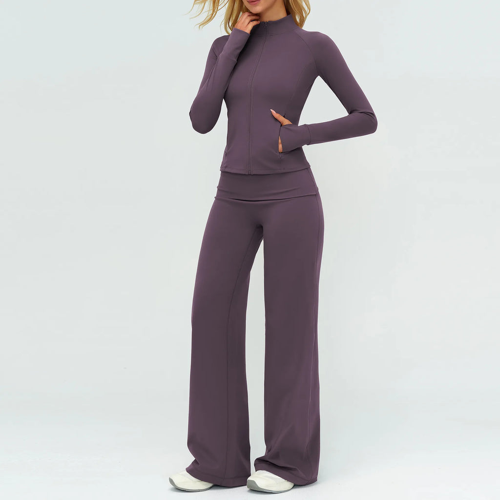 Lila jack met ritssluiting en hoge kraag over strap tank + flare broek