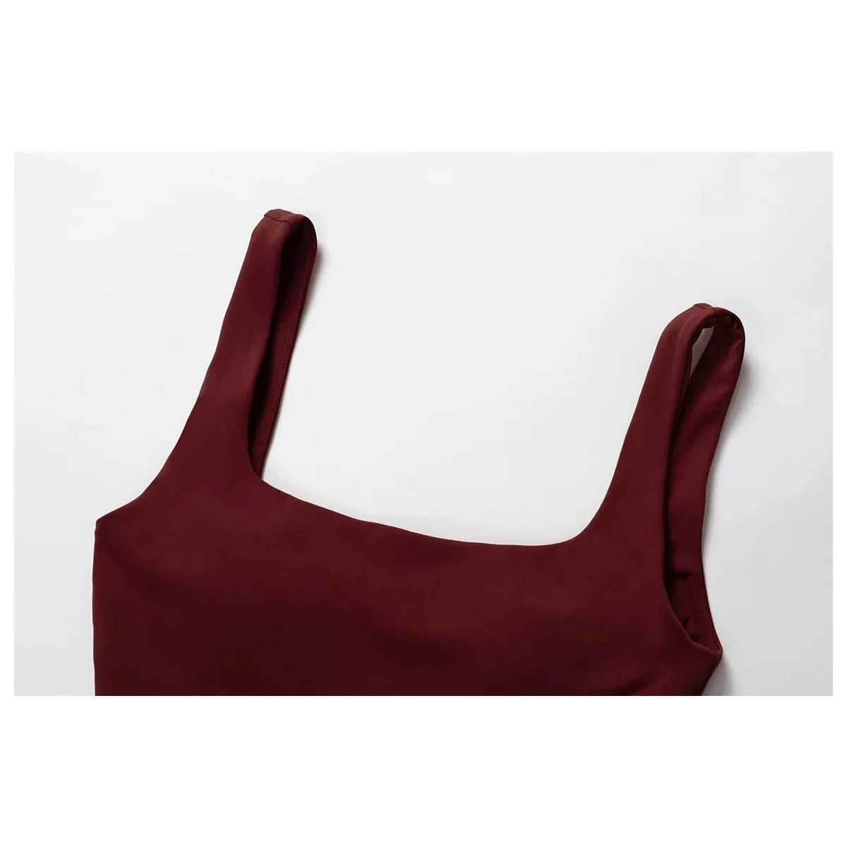 Xooie Fit Burgundy Sports Bra and Shorts Set for Comfortable Workout Sessions