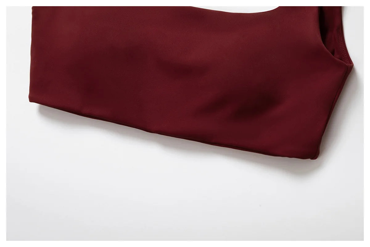 Xooie Fit Burgundy Sports Bra and Shorts Set with Soft Stretchy Fabric for Comfortable Fit