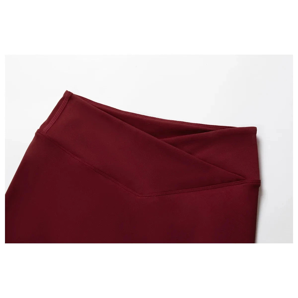 Xooie Fit Burgundy Sports Bra and Shorts Set, Stylish and Comfortable for Active Wear