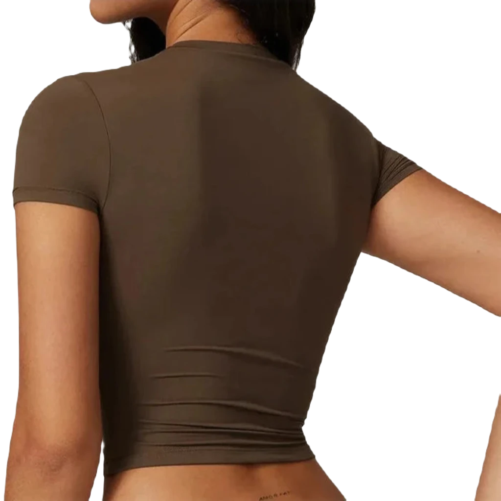 Xooie Fit women's fitted workout top in brown, designed for comfort and flexibility during exercise