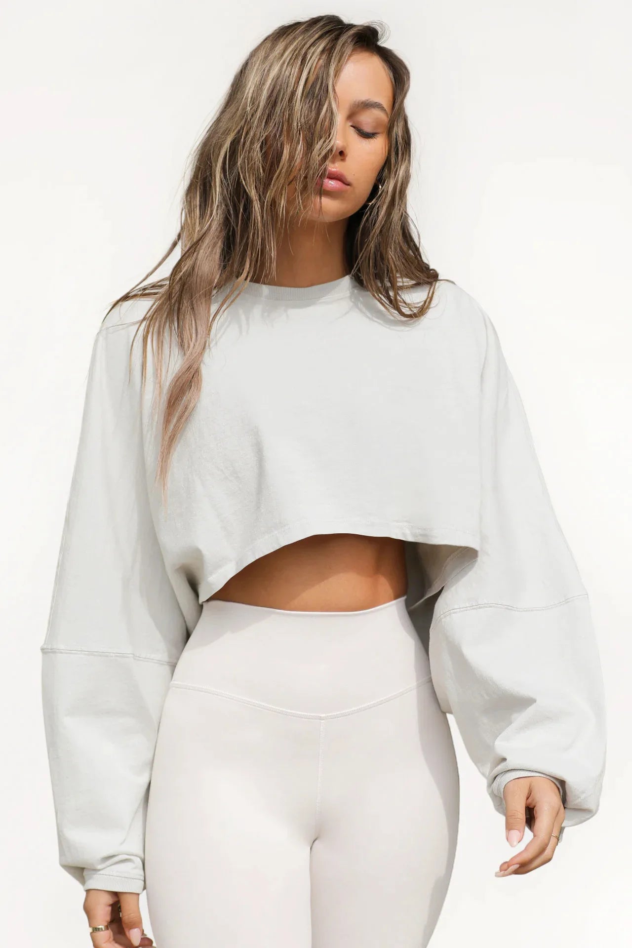 Xooie Fit women's baggy crop top in light gray with long sleeves and relaxed fit
