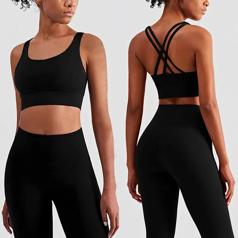 Xooie Fit women's fitness clothing set featuring a stylish cropped top and high-waisted leggings