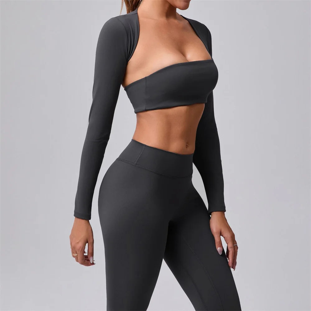 Xooie Fit women's fitness clothing set in sleek black with long sleeves and fitted leggings