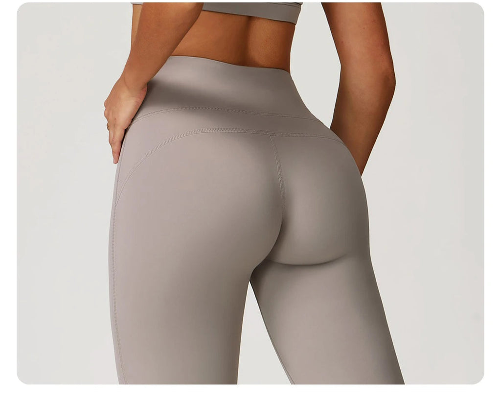 Xooie Fit women's fitness matching set showing close-up of high-waisted gray leggings from the back
