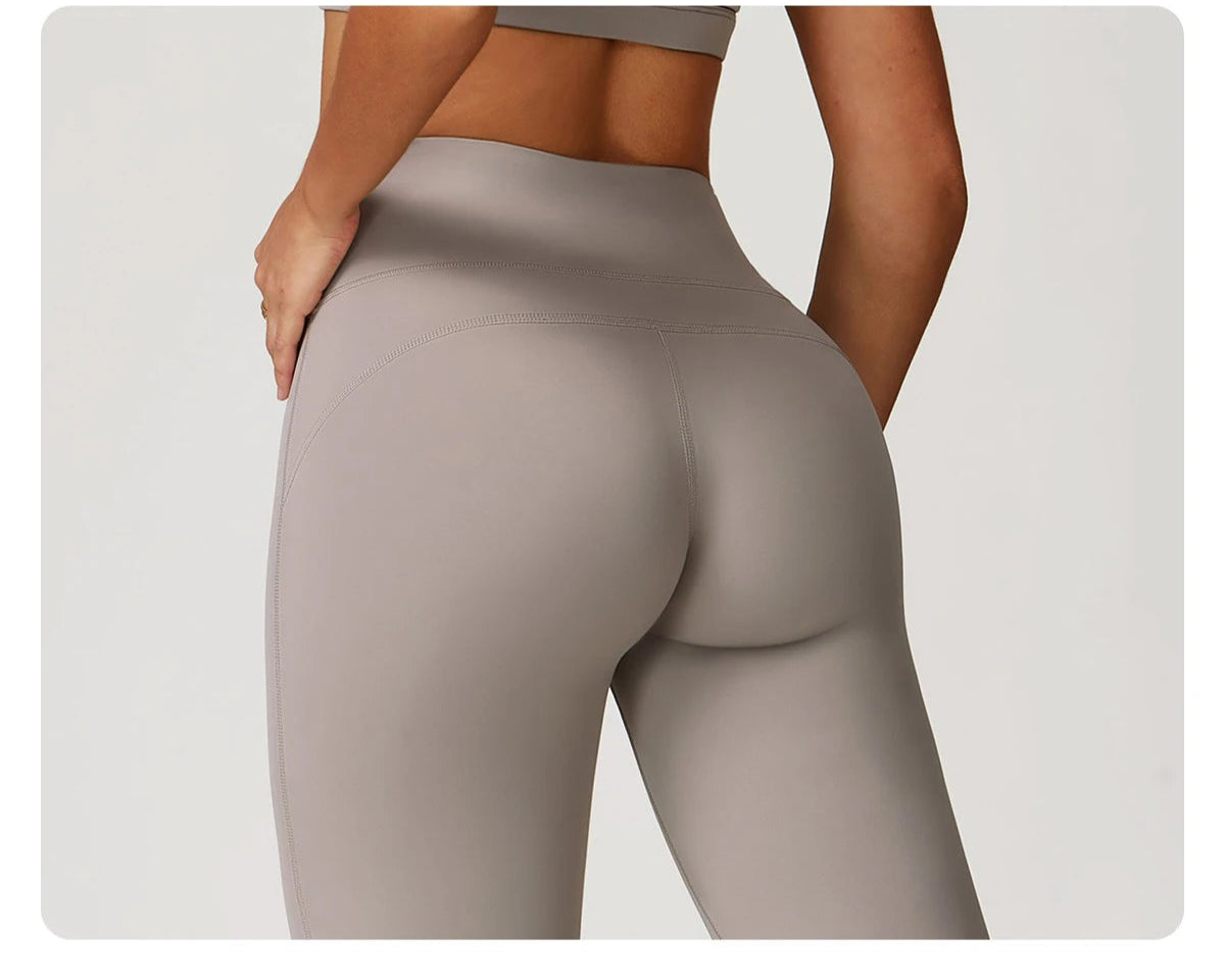 Xooie Fit women's fitness matching set showing close-up of high-waisted gray leggings from the back