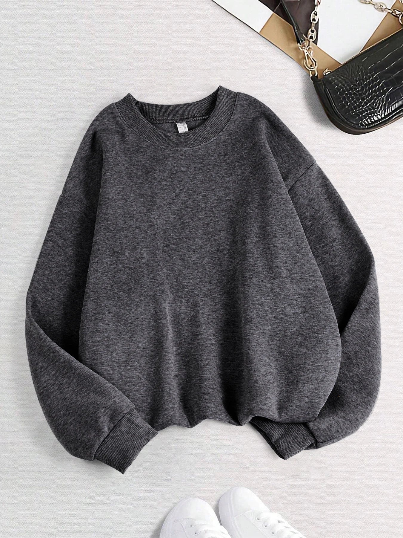 Xooie Fit women's oversized sweatshirt in dark gray with a cozy, relaxed fit for casual wear