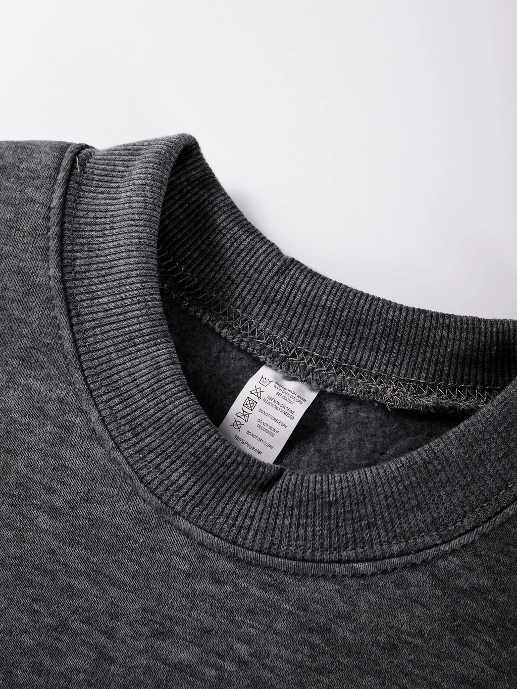 Xooie Fit women's oversized sweatshirt in dark gray with soft fabric and ribbed neckline
