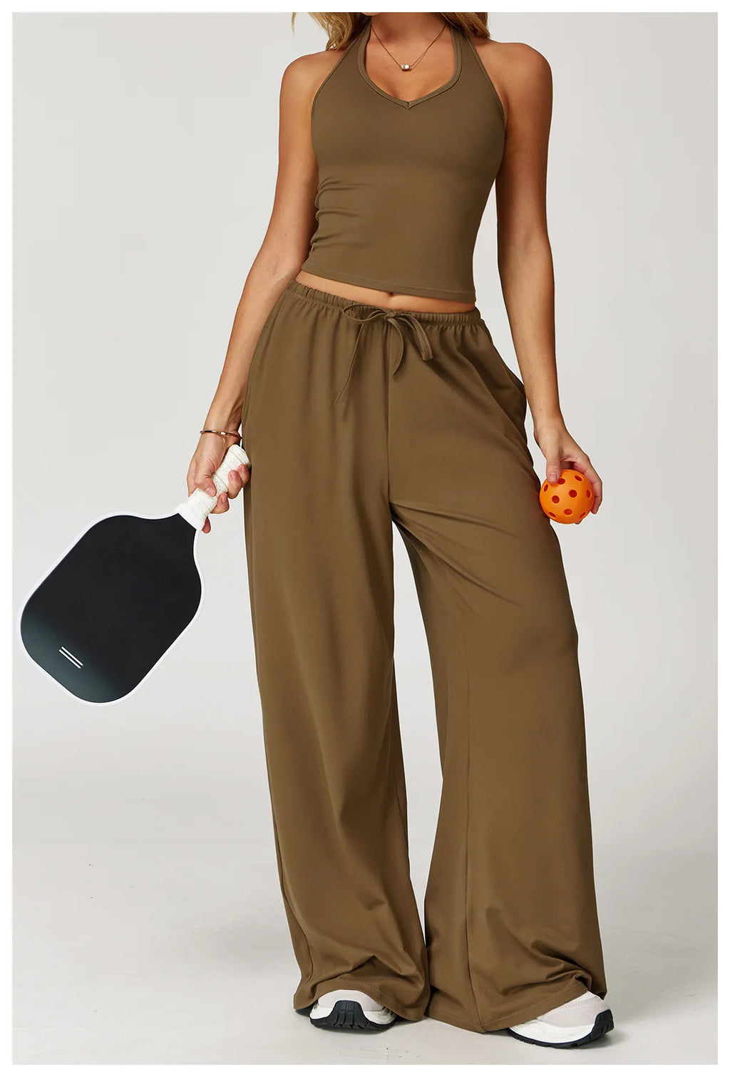Xooie Fit tank top and baggy pants workout outfit in brown, perfect for comfortable exercise sessions