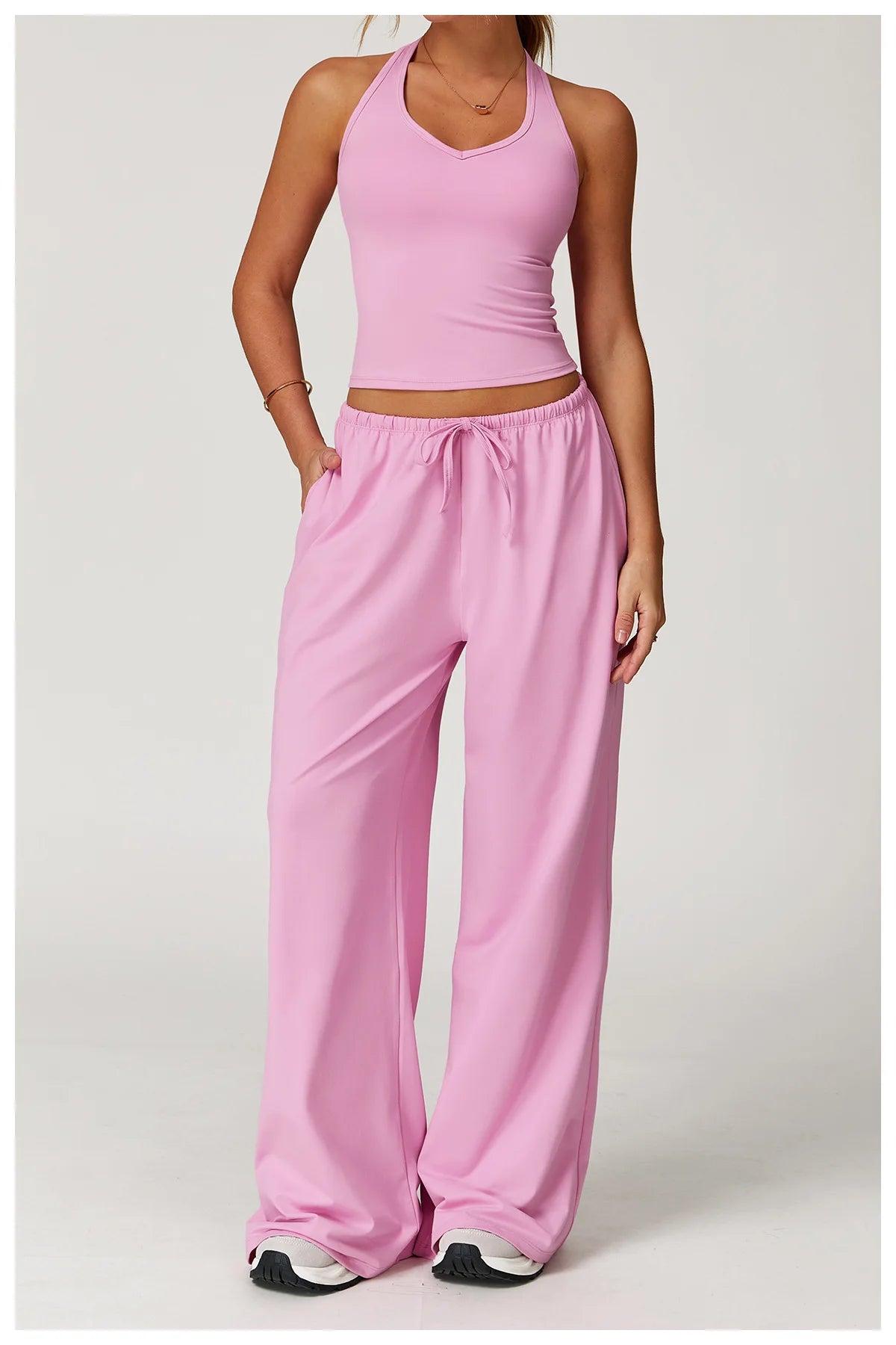 Xooie Fit Pink Tank Top and Baggy Pants Workout Outfit for Comfortable Fitness Sessions