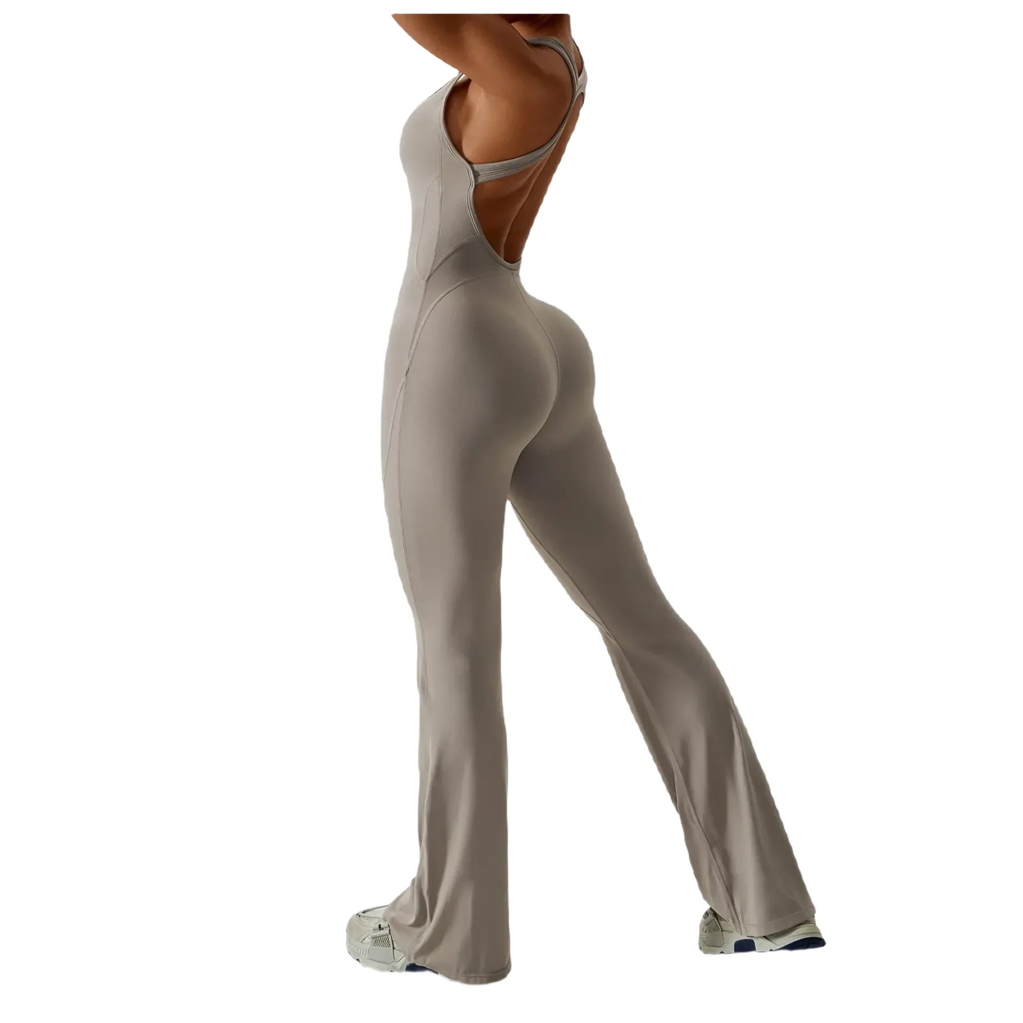 Xooie Fit comfortable yoga jumpsuit in light beige with a trendy back cutout for stylish workouts