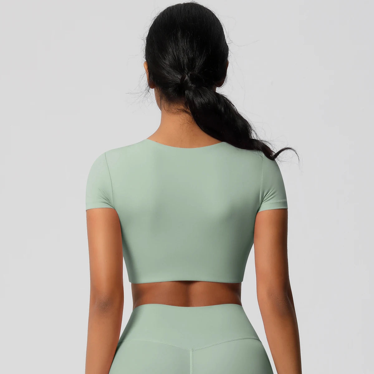 Xooie Fit Yoga Crop Top T-Shirt in Light Green for Comfortable Workout Sessions